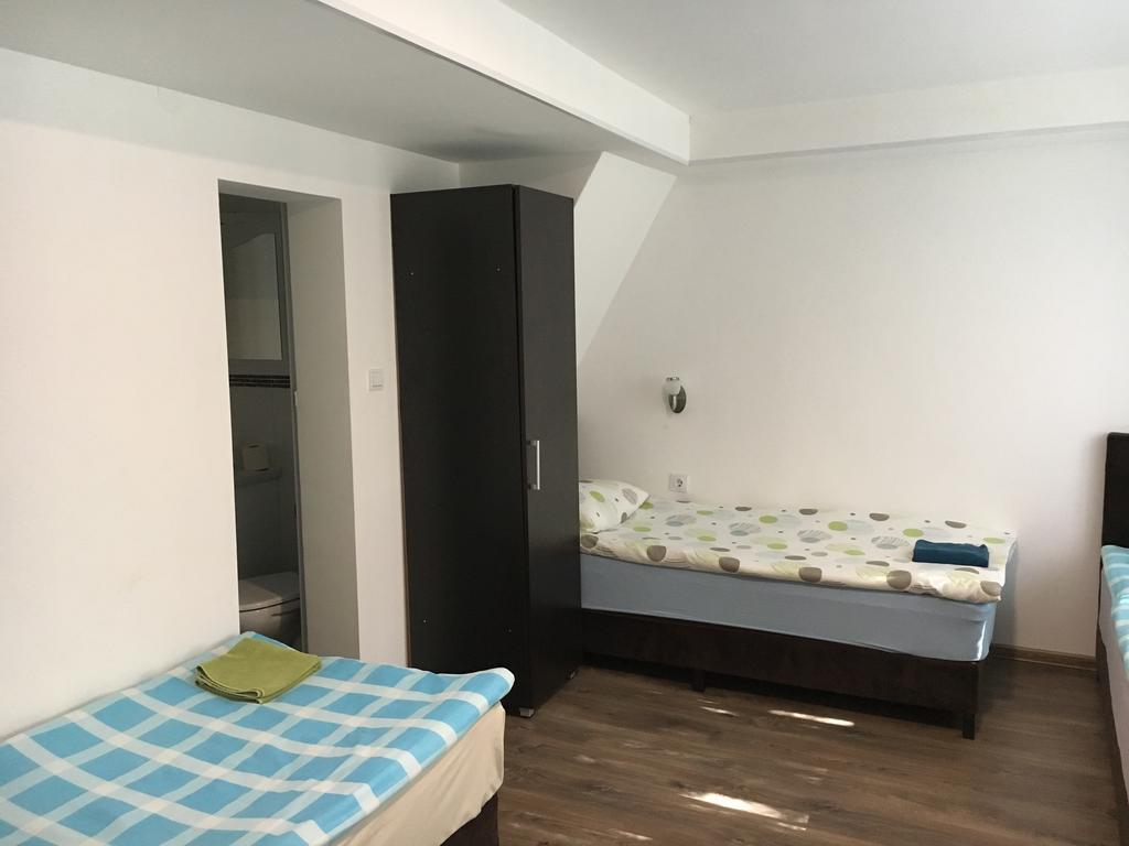 Pension Haus Baron 2 Friedrichsfeld Edingen-Neckarhausen Exteriér fotografie